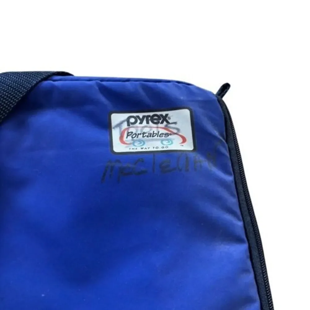 Pyrex Portables Insulated Carry Bag With 2.2 Qt. Glass Casserole Dish & Lid
